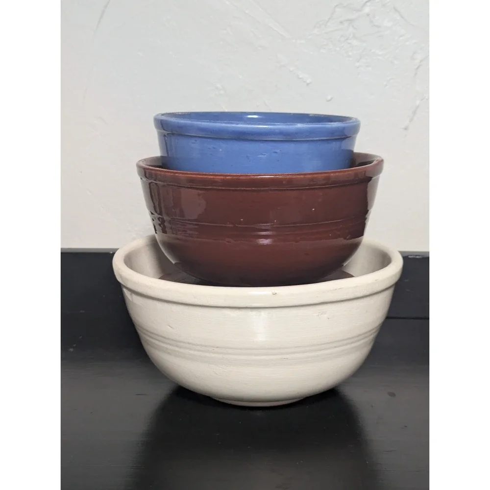 Vintage Sevilla USA Nesting Ringed Mixing Bowls Set of 3 White Brown and‎ Blue